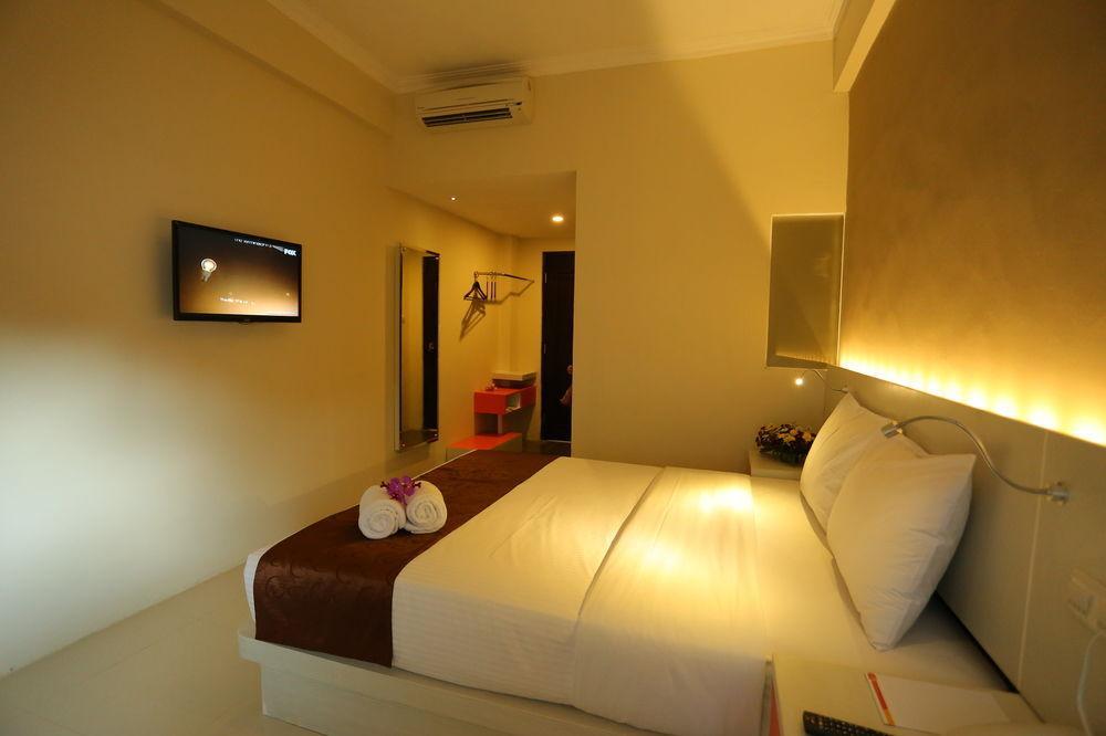 Pandanaran Hotel Semarang Exterior foto