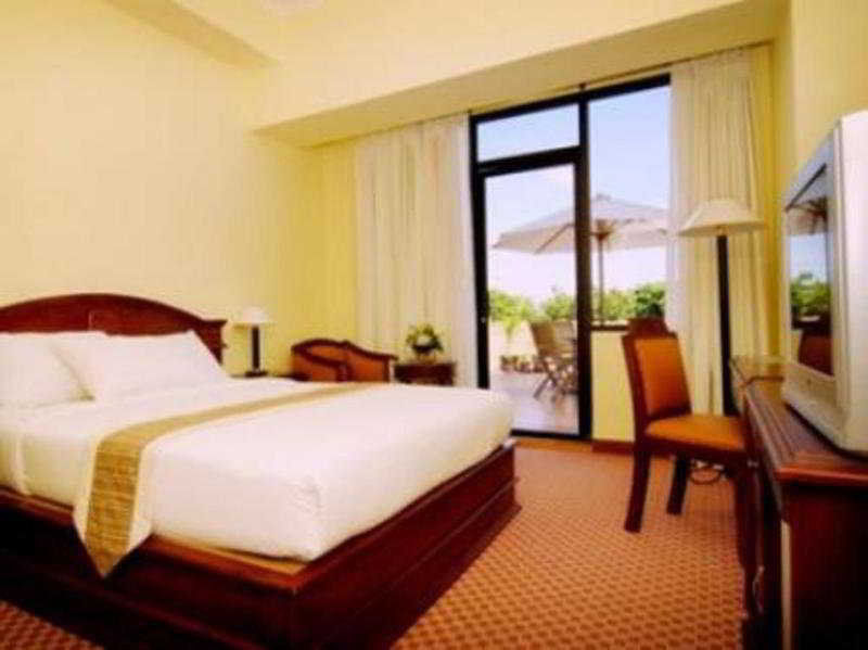 Pandanaran Hotel Semarang Exterior foto