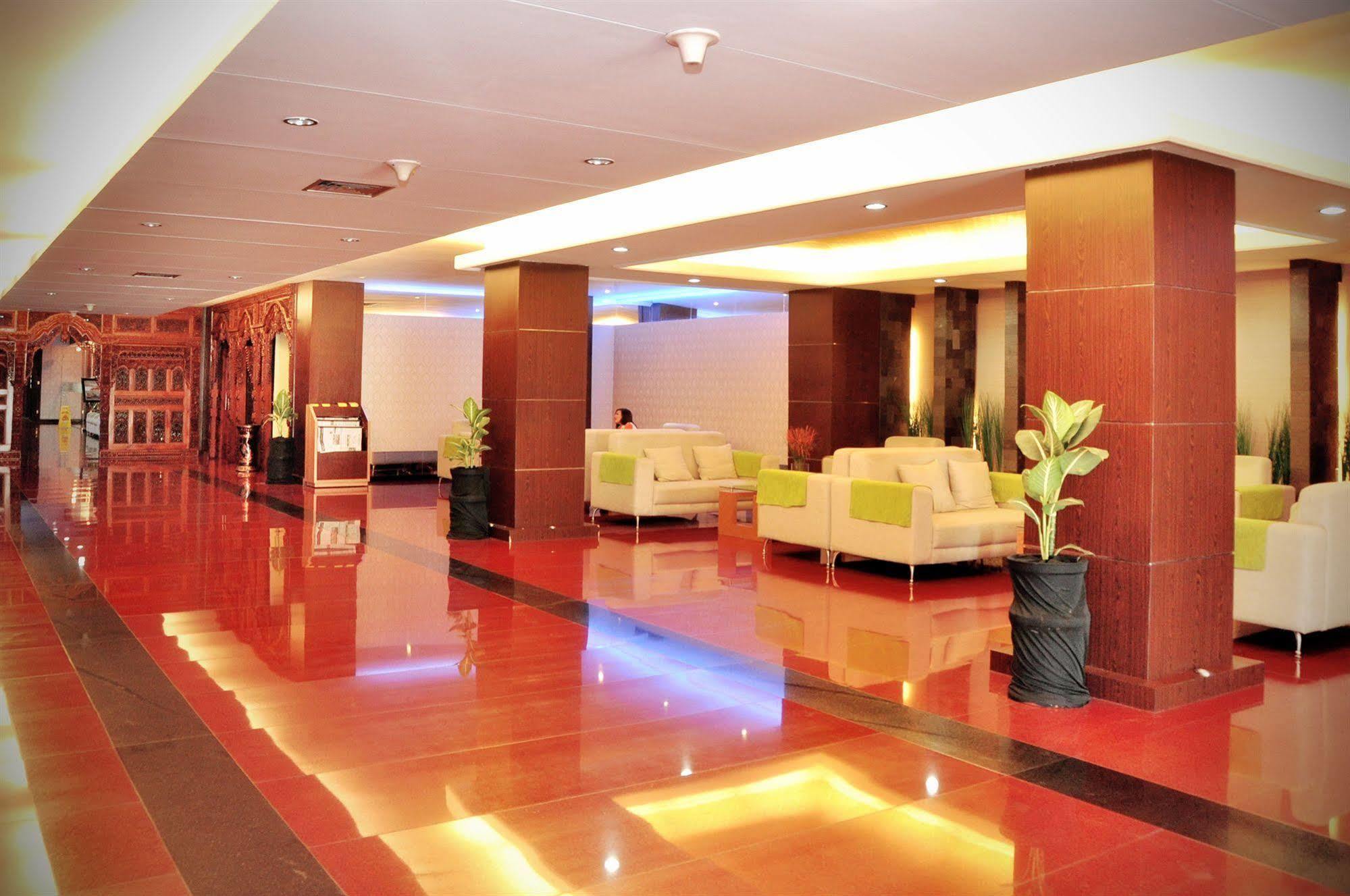 Pandanaran Hotel Semarang Exterior foto