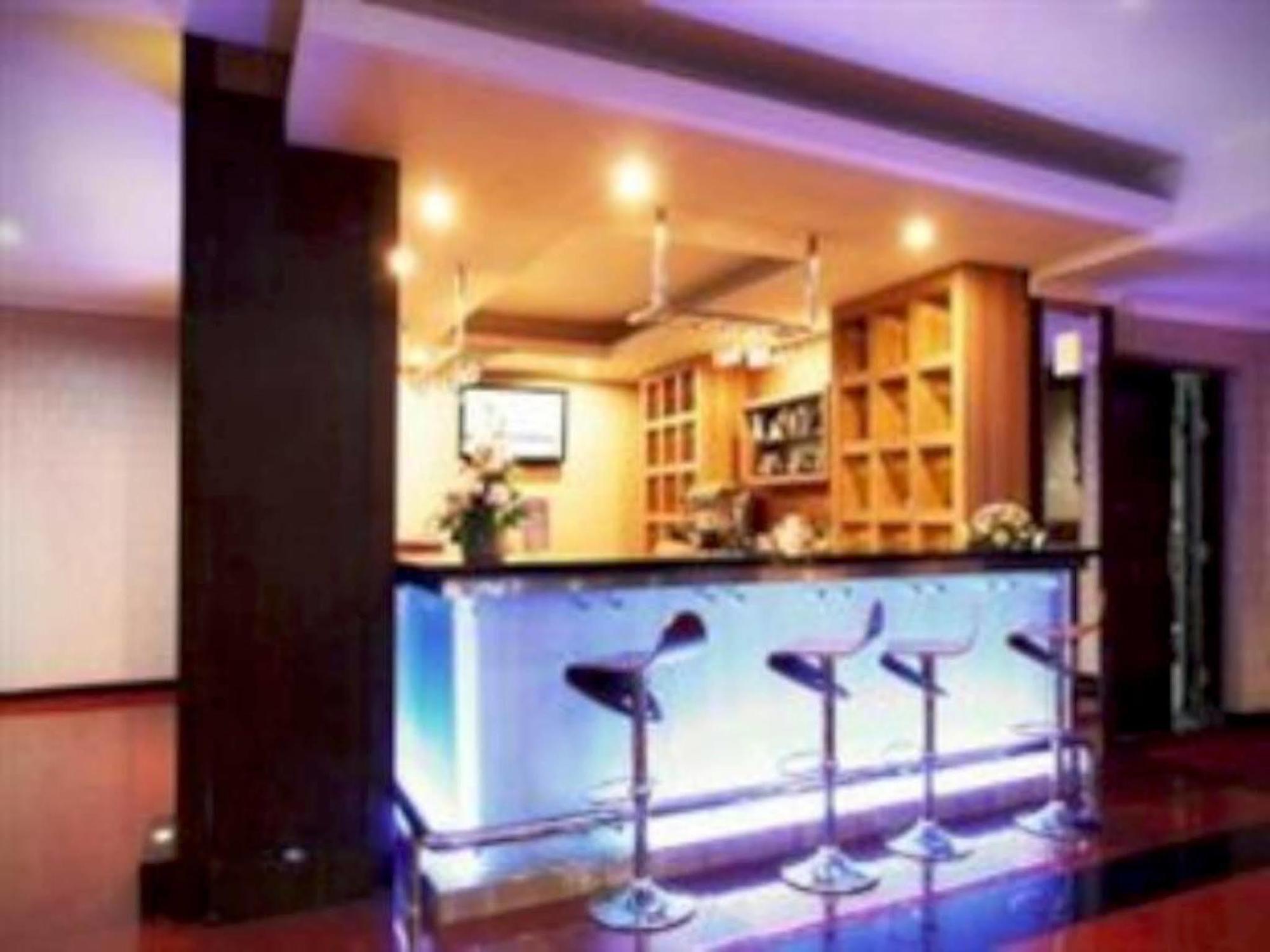Pandanaran Hotel Semarang Exterior foto