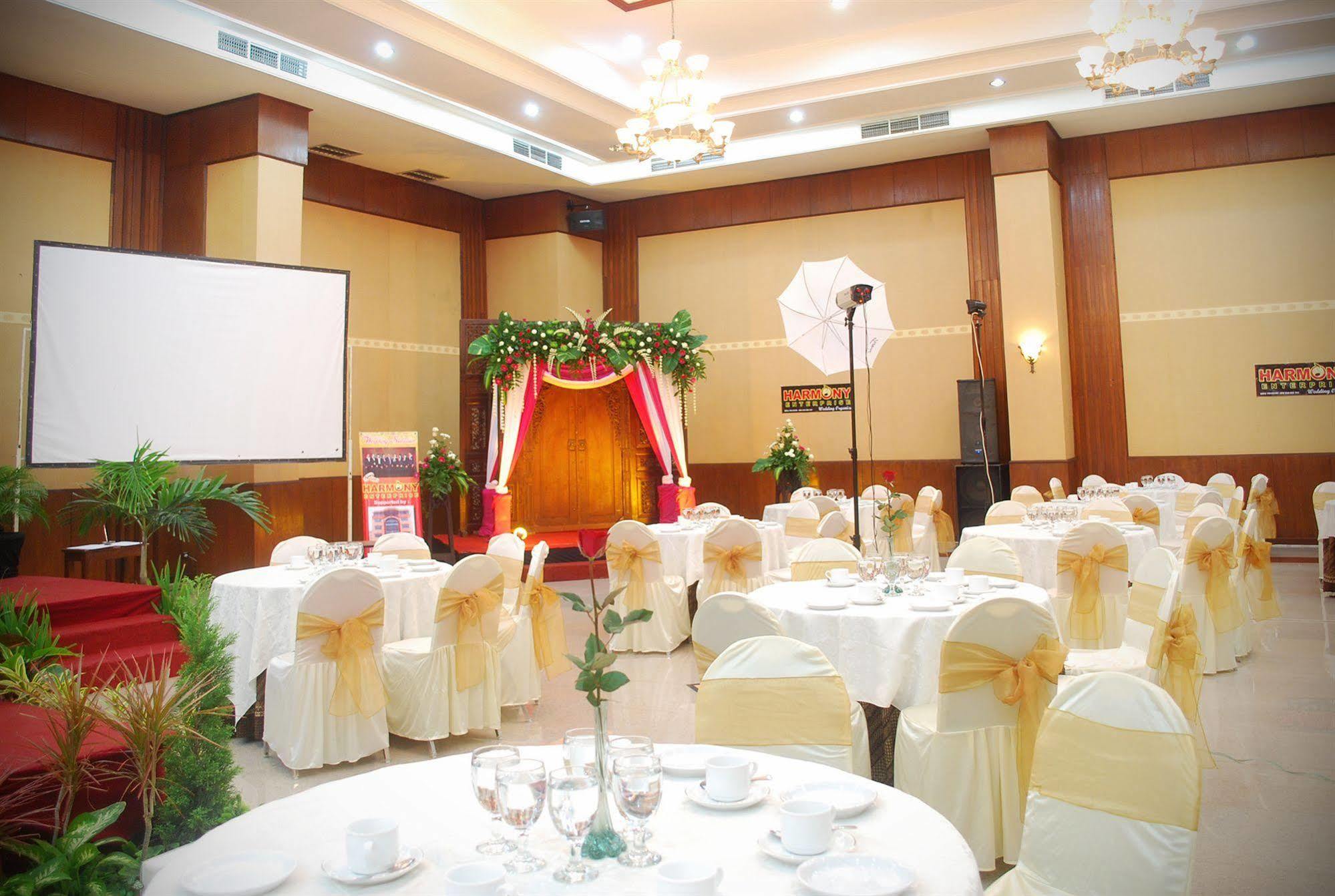 Pandanaran Hotel Semarang Exterior foto